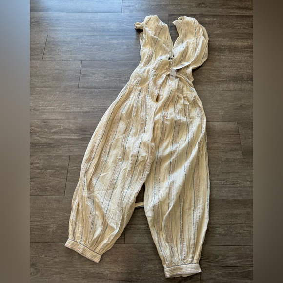 SALE🤍ANTIK BATIK Mimi jumpsuit ✨ - Picture 8 of 14